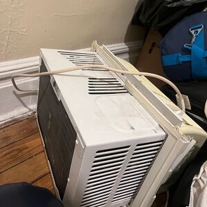 LG White Window Air Conditioner
